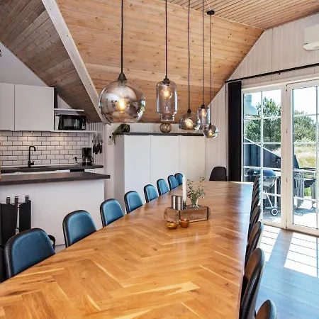 Nine-bedroom In Fano Ferienhaus *