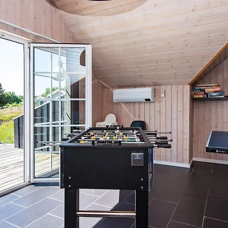 Nine-bedroom In Fano Ferienhaus Sønderho