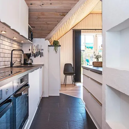 Nine-bedroom In Fano *